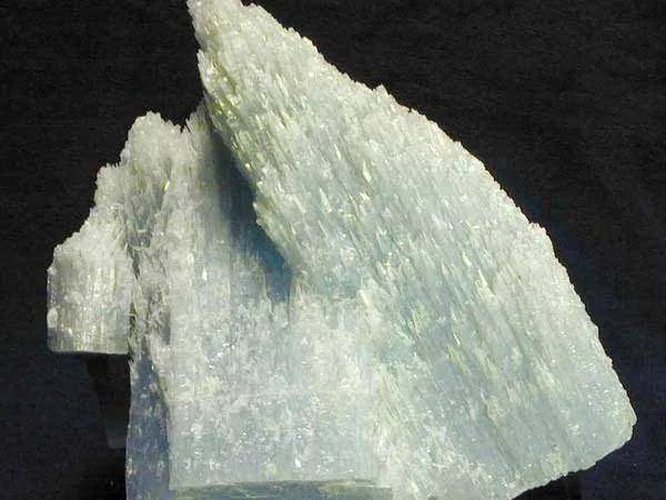 Gypsum rock — desulphurisation and building material ground on the ring-roller coal grinding mill