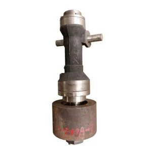 Roller assembly with shaft, bearing housing and press-on cover for coal grinding mill