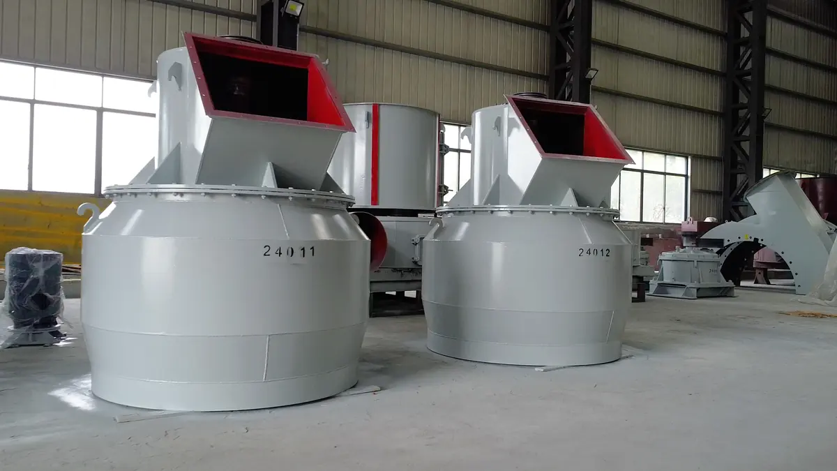 Assembly workshop where coal grinding mill main units are built